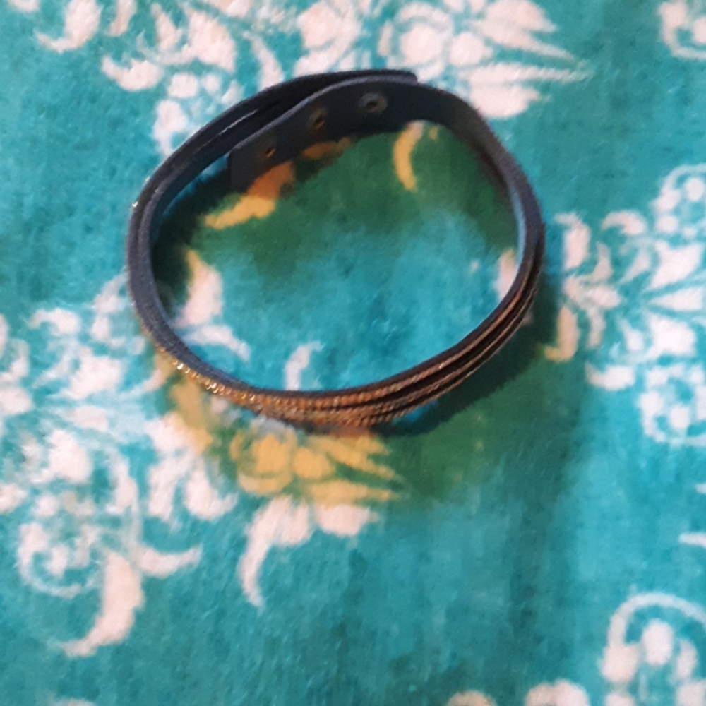 Chocker - Picture 2 of 2